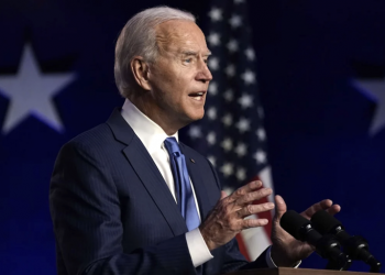 BIDEN TOMA JURAMENTO, SE CONVIERTE EN EL NUEVO PRESIDENTE DE LOS EEUU