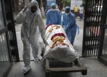 MÉXICO AÑADE MÁS DE 5.000 CONTAGIOS Y 362 NUEVAS MUERTES POR COVID-19