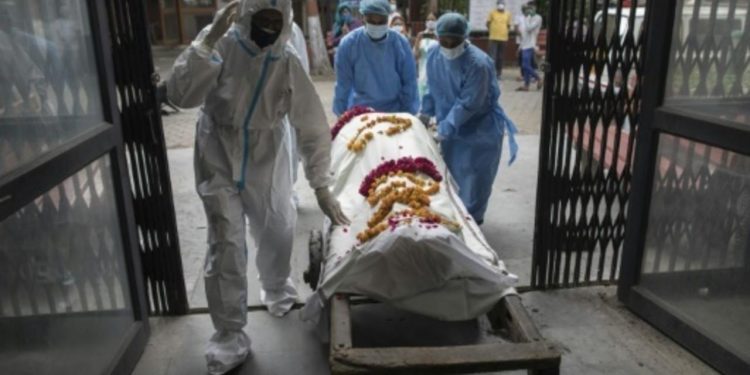 MÉXICO AÑADE MÁS DE 5.000 CONTAGIOS Y 362 NUEVAS MUERTES POR COVID-19