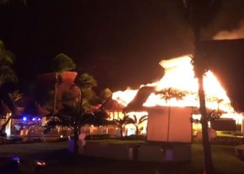 DEVASTA INCENDIO LOCAL EN TULUM