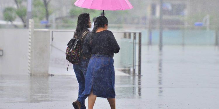 PREVÉN FIN DE SEMANA LLUVIOSO EN TABASCO