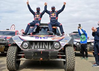 PETERHANSEL GANA SU 14º DAKAR; CARLOS SAINZ LA ÚLTIMA ETAPA