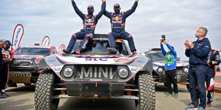 PETERHANSEL GANA SU 14º DAKAR; CARLOS SAINZ LA ÚLTIMA ETAPA