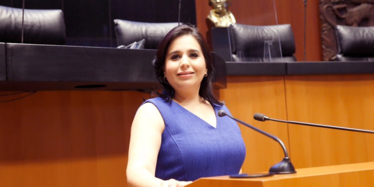 CRITICA SENADORA MAYULI INICIATIVA EN MATERIA ENERGÉTICA