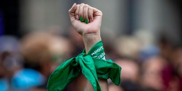 CINCO DIPUTADOS “REVIENTAN” Y POSTERGAN REUNIÓN PARA DICTAMINAR LA DESPENALIZACIÓN DEL ABORTO