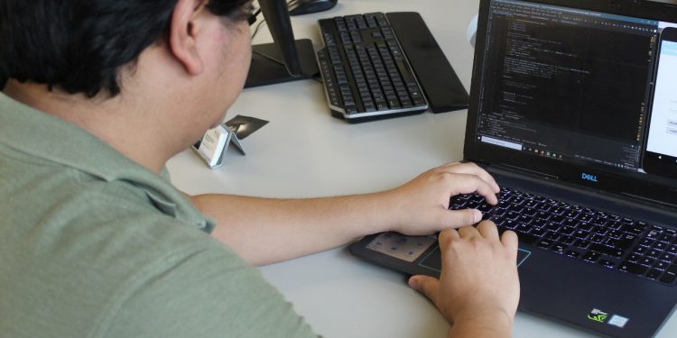 EGRESADOS DE UNICARIBE DESARROLLAN EXPEDICIÓN ESTATAL DE ACTAS DE NACIMIENTO