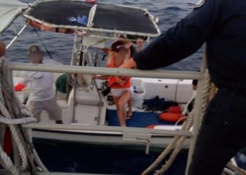 RESCATA MARINA A 4 PERSONAS CERCA DE LA ISLA DE COZUMEL