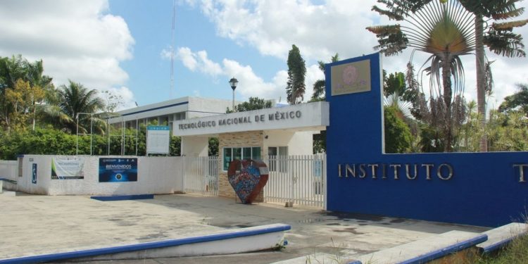 TEC DE FELIPE CARRILLO PUERTO LE ECHA MANO A LOS ALUMNOS