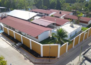 COMUNIDAD MAYA CON INSTALACIONES EDUCATIVAS MEJORADAS