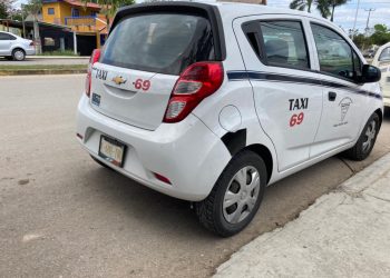RESTRICCIONES SANITARIAS Y FALTA DE PASAJEROS “HUNDE” A TAXISTAS DE TIHOSUCO