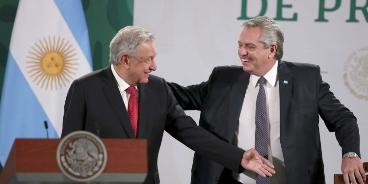 EL PRESIDENTE DE ARGENTINA ABANDONA MÉXICO TRAS VISITA OFICIAL