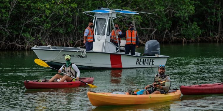 GOBIERNO Y SOCIEDAD CIVIL LIMPIAN LAGUNA NICHUPTÉ