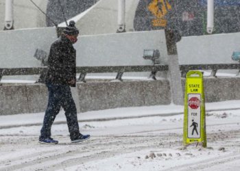 TORMENTA DEJA APAGONES Y NEVADAS EN TEXAS