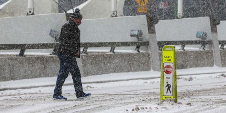 TORMENTA DEJA APAGONES Y NEVADAS EN TEXAS