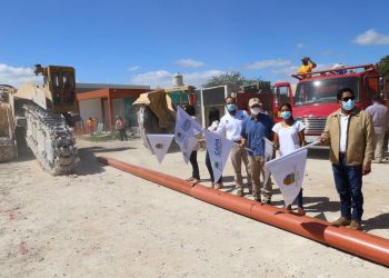 CARLOS JOAQUÍN ENCABEZÓ EL INICIO DE LA INVERSIÓN PARA CONSTRUIR EL DRENAJE SANITARIO EN MAHAHUAL