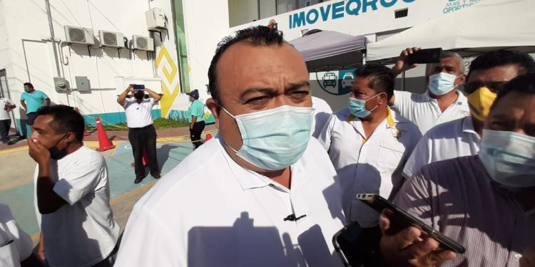 TRANSPORTISTAS SE MANIFIESTAN POR RESTRICCIONES DEBIDO AL CAMBIO DE COLOR EN EL SEMÁFORO EPIDEMIOLÓGICO