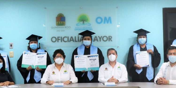 PERSONAL QUE LABORA EN EL GOBIERNO DE QUINTANA ROO ACREDITÓ POR CENEVAL SUS ESTUDIOS DE BACHILLERATO