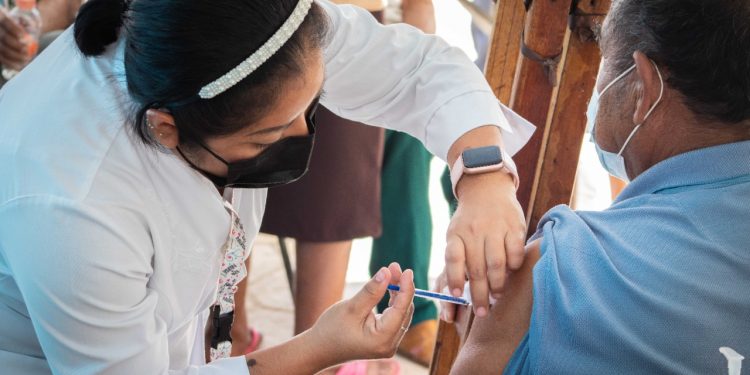 EN QUINTANA ROO SE HAN APLICADO 7 MIL 609 VACUNAS EN PERSONAS MAYORES DE 60 AÑOS DE EDAD