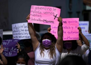 CONTINÚAN MARCHAS EN CHIAPAS POR FEMINICIDIO DE MÉDICA
