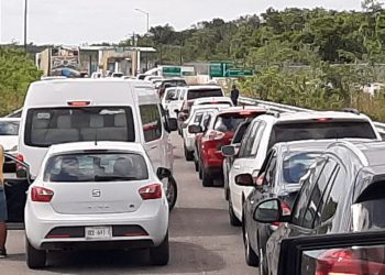 FILAS INMENSAS PARA ENTRAR A LA ZONA LIBRE DE BELICE