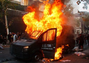 PROTESTAS EN CHILE CONTRA LA BRUTALIDAD POLICIAL DEJAN 45 DETENIDOS