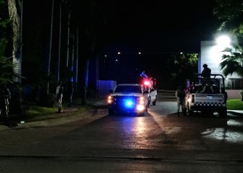 ASEGURAN A TRES PERSONAS CON FAJOS DE BILLETES EN CHETUMAL