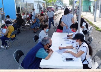 RECIBEN ADULTOS MAYORES DE COZUMEL LA VACUNA CONTRA EL COVID-19