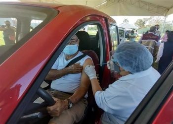 ADULTOS MAYORES DE CUNDUACÁN EXPRESAN SU SATISFACCIÓN TRAS RECIBIR VACUNAS