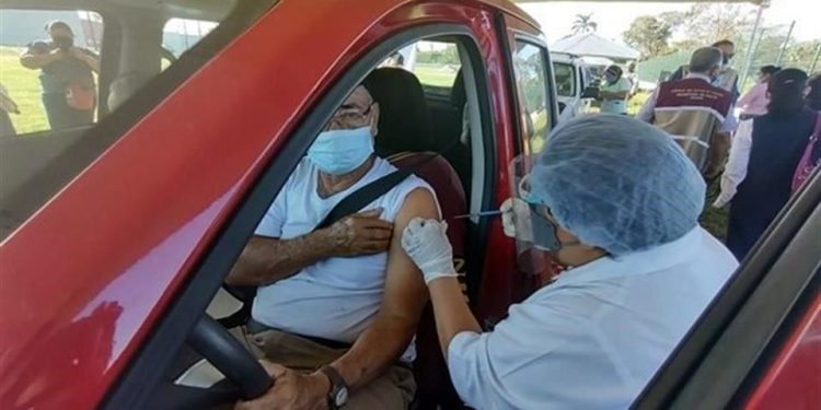 ADULTOS MAYORES DE CUNDUACÁN EXPRESAN SU SATISFACCIÓN TRAS RECIBIR VACUNAS