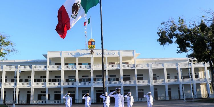 CONMEMORAN EN CHETUMAL EL 104 ANIVERSARIO DE LA PROMULGACIÓN DE LA CONSTITUCIÓN POLÍTICA DE MÉXICO