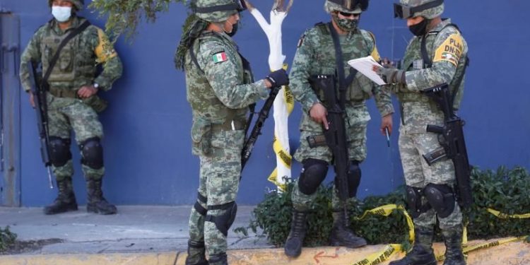 HALLAN AL MENOS 18 BOLSAS CON PRESUNTOS RESTOS HUMANOS EN JALISCO