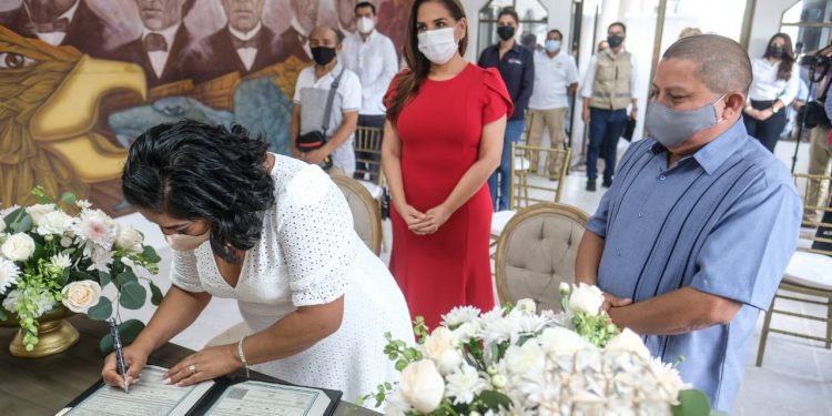 EN TIEMPOS DEL COVID 19, 77 PAREJAS EN CANCÚN SE JURAN AMOR ETERNO