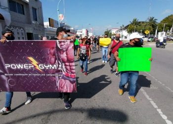EMPRESARIOS DE GIMNASIOS MARCHAN PARA REABRIR NEGOCIOS
