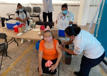 INICIA LA VACUNACIÓN EN QUINTANA ROO