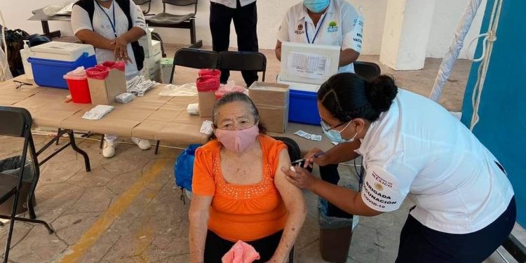 INICIA LA VACUNACIÓN EN QUINTANA ROO