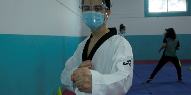 JONATHAN GARCÍA, CAMBIÓ LAS CANCHAS DE FUTBOL POR EL TATAMI