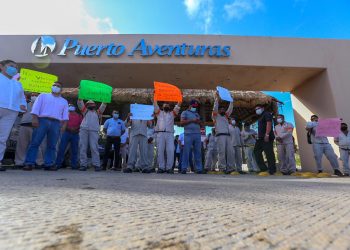 INICIA BLOQUEO DE PUERTO AVENTURAS