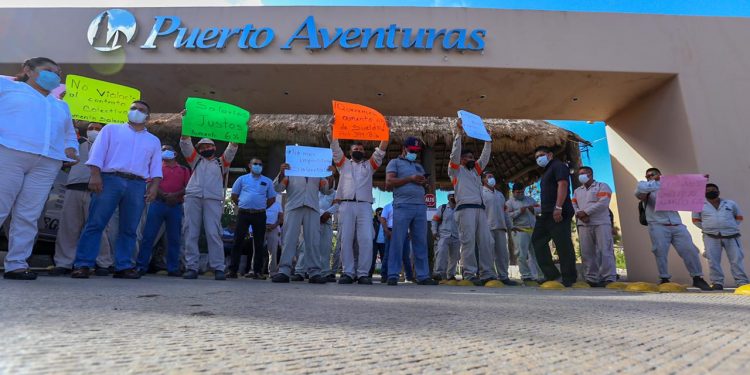 INICIA BLOQUEO DE PUERTO AVENTURAS