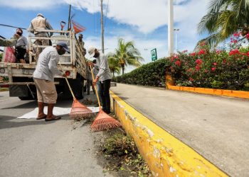 AUTORIDADES MANTIENEN UN CANCÚN LIMPIO