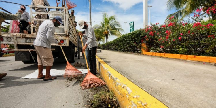 AUTORIDADES MANTIENEN UN CANCÚN LIMPIO