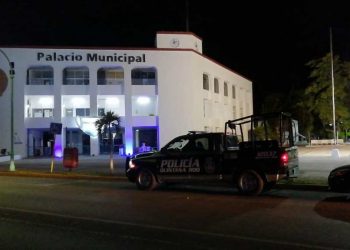 DELINCUENTES ATACAN PALACIO MUNICIPAL DE OTHÓN P. BLANCO