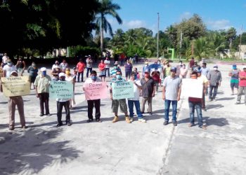 AMENAZAN HABITANTES DE TRES GARANTÍAS CON BLOQUEAR CARRETERA A CAMPECHE