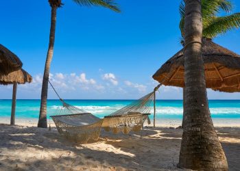SE HACE ENTREGA DE RECONOCIMIENTOS A LAS RELACIONES PÚBLICAS DE RIVIERA MAYA 2020 – 2021