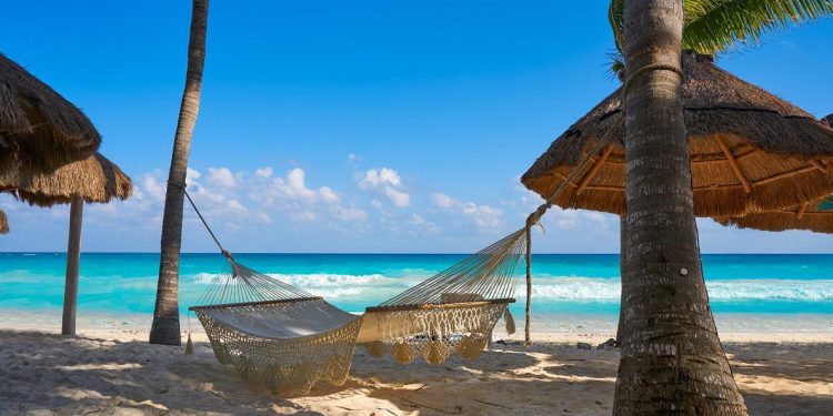 SE HACE ENTREGA DE RECONOCIMIENTOS A LAS RELACIONES PÚBLICAS DE RIVIERA MAYA 2020 – 2021