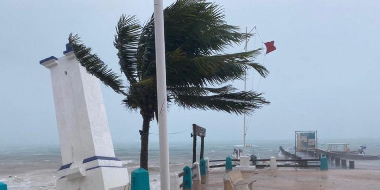 FRENTE FRÍO NÚMERO 33 DEJÓ TEMPERATURAS DE HASTA 12 GRADOS EN QUINTANA ROO: ADRIÁN MARTÍNEZ ORTEGA.