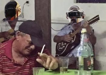 FANS LE DICEN ADIOS A DAFT PUNK CON MEMES