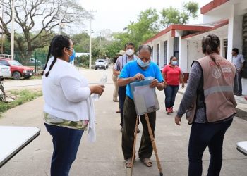 CULMINA JORNADA DE VACUNACIÓN DE ADULTOS MAYORES EN CUNDUACÁN