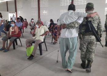 AVANZA SIN CONTRATIEMPOS VACUNACIÓN PARA PROTEGER A LOS ADULTOS MAYORES