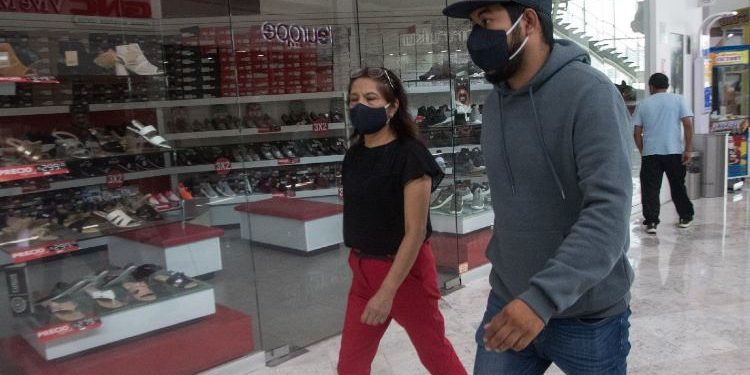 A PESAR DEL SEMÁFORO ROJO, CDMX REABRE CENTROS COMERCIALES