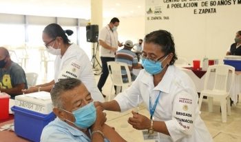 TERCER DÍA DE VACUNACIÓN EN EMILIANO ZAPATA A MAYORES DE 60 AÑOS